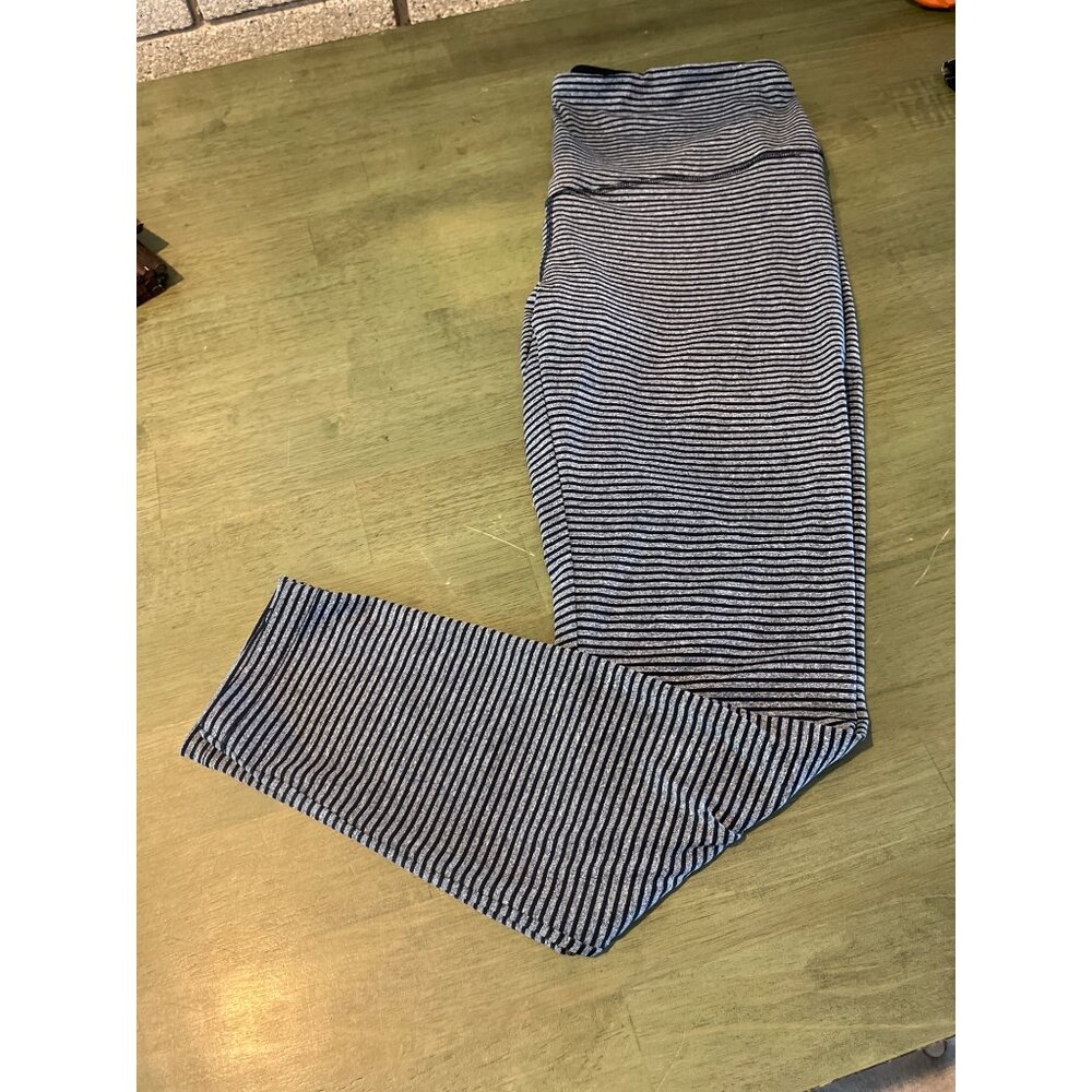 Striped High-Waisted Yoga Leggings - Size M - Navy & Gray - VOGO - Stretchy Acti
